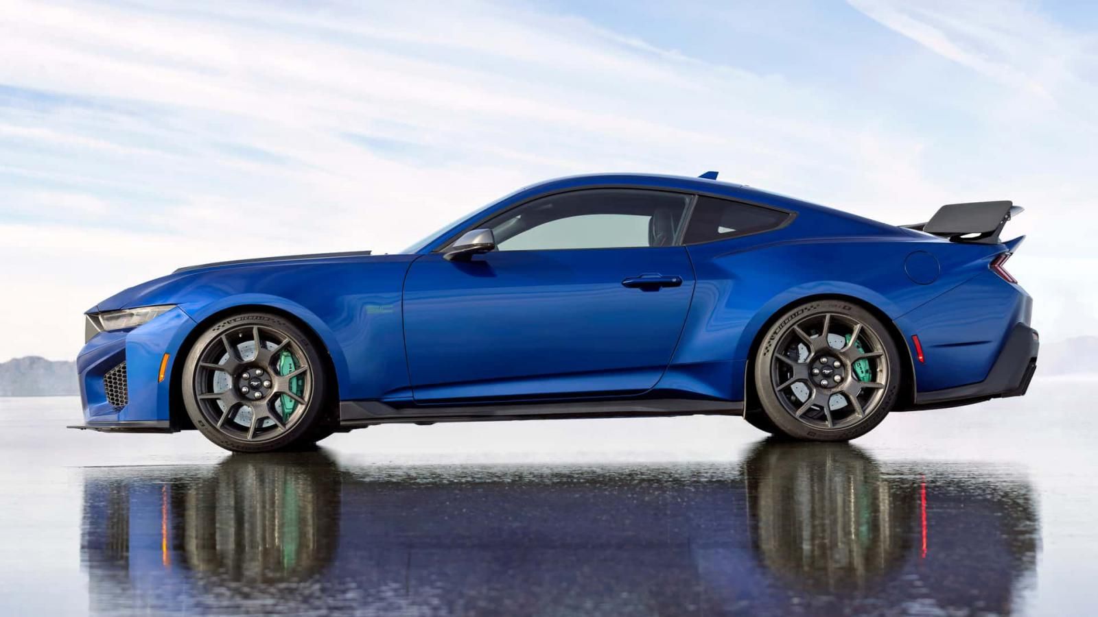 Αυτή είναι η νέα και αγριεμένη Ford Mustang Dark Horse SC